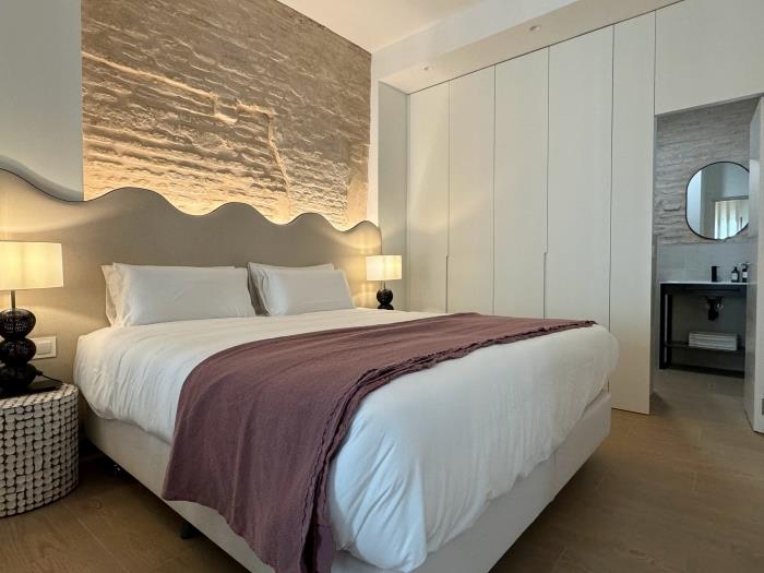 Redes Royale Apartments ·1A· by Misterhost - Imagen 2