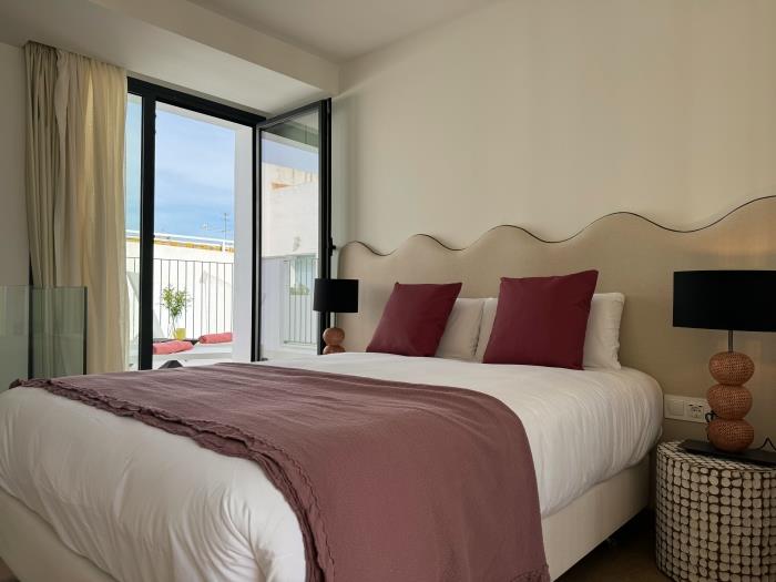 Redes Royale Apartments ·2B· Atico by Misterhost - Imagen 1
